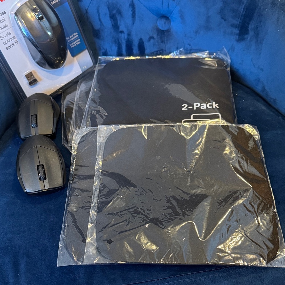 Bundle of mouse pads and wireless optical Mouse
